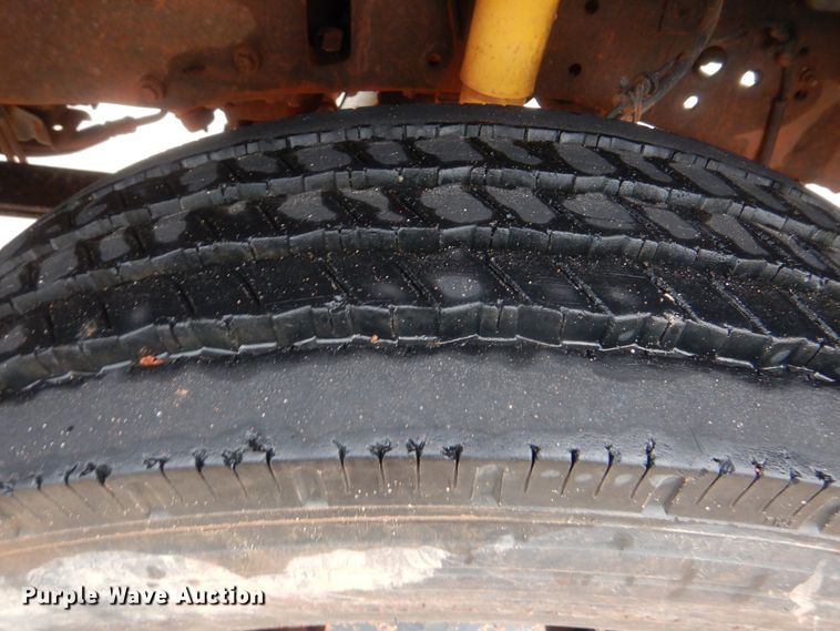 image for item HY9263 2004 Ford F550 Super Duty  bucket truck