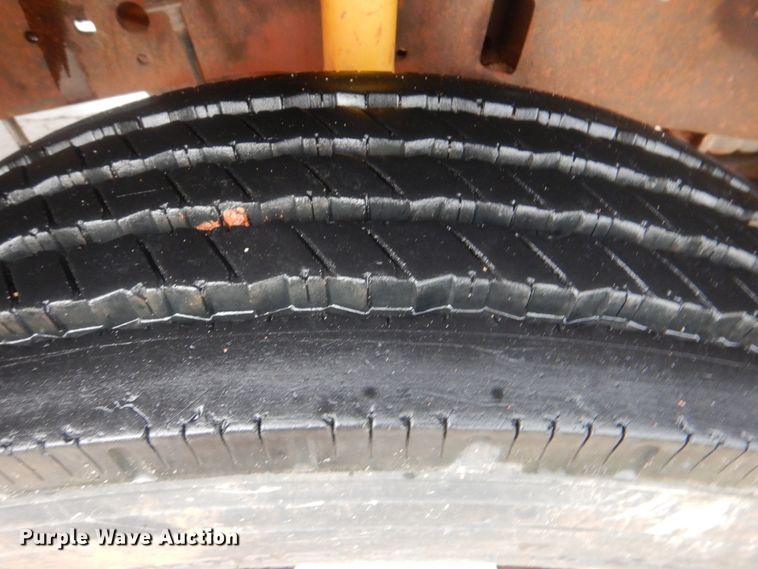 image for item HY9263 2004 Ford F550 Super Duty  bucket truck