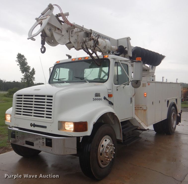 image for item HY9264 1998 International 4700  digger derrick truck