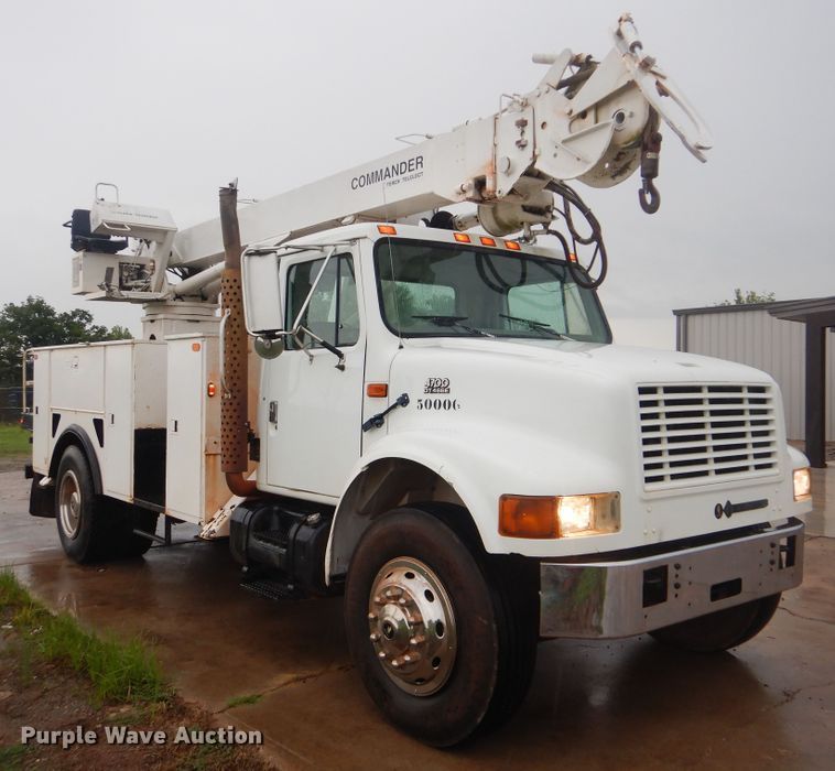image for item HY9264 1998 International 4700  digger derrick truck
