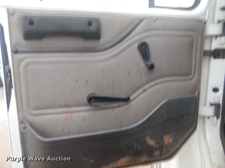 image for item HY9264 1998 International 4700  digger derrick truck