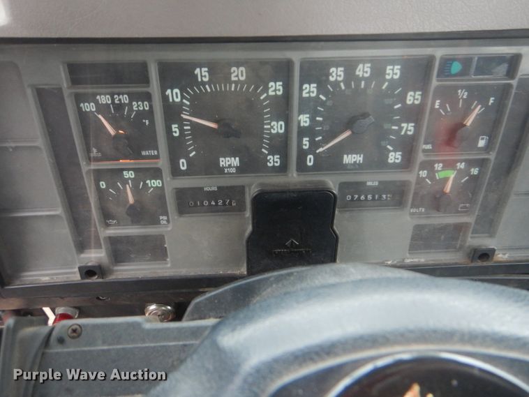 image for item HY9264 1998 International 4700  digger derrick truck