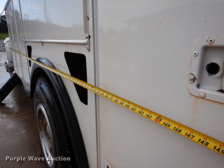 image for item HY9264 1998 International 4700  digger derrick truck