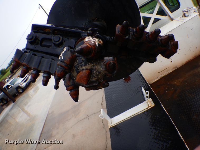 image for item HY9264 1998 International 4700  digger derrick truck