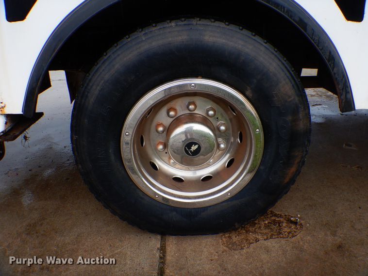 image for item HY9264 1998 International 4700  digger derrick truck