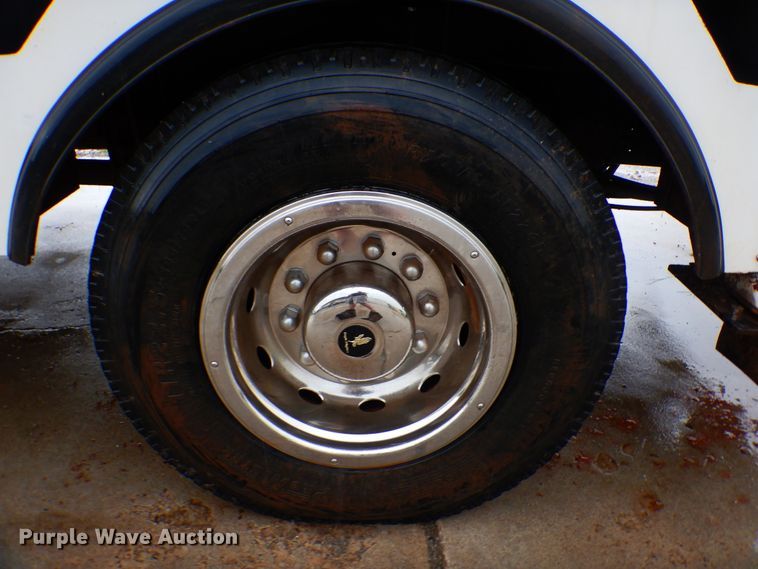 image for item HY9264 1998 International 4700  digger derrick truck