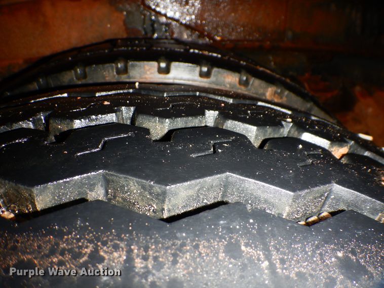 image for item HY9264 1998 International 4700  digger derrick truck