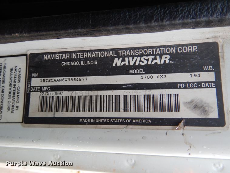 image for item HY9264 1998 International 4700  digger derrick truck