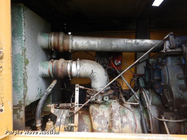 image for item HY9265 Sullair  air compressor