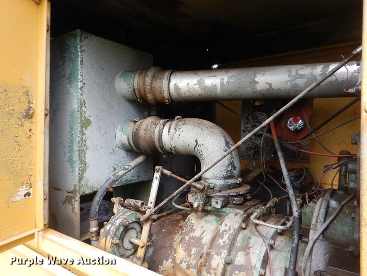 image for item HY9265 Sullair  air compressor