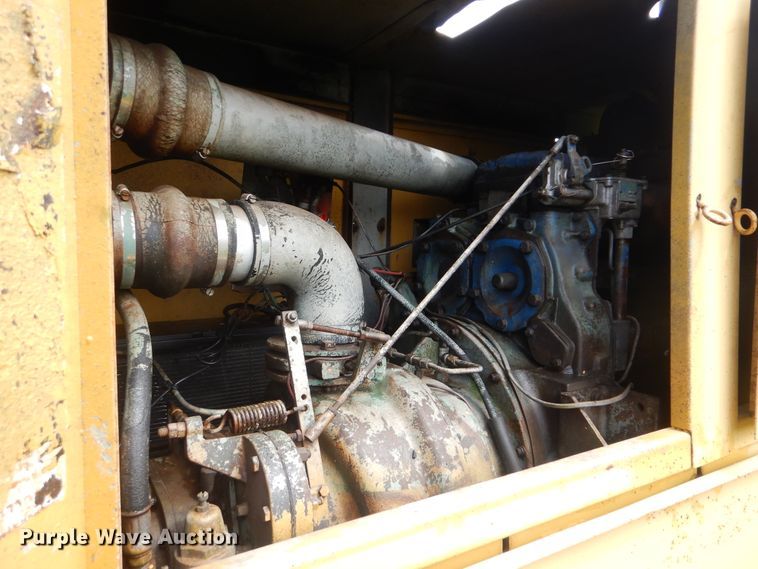 image for item HY9265 Sullair  air compressor