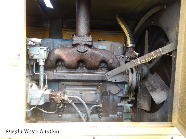 image for item HY9265 Sullair  air compressor