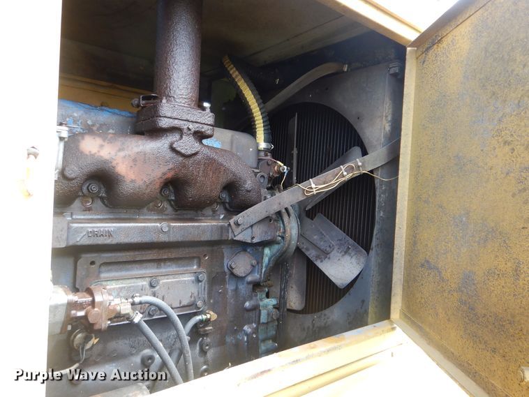 image for item HY9265 Sullair  air compressor