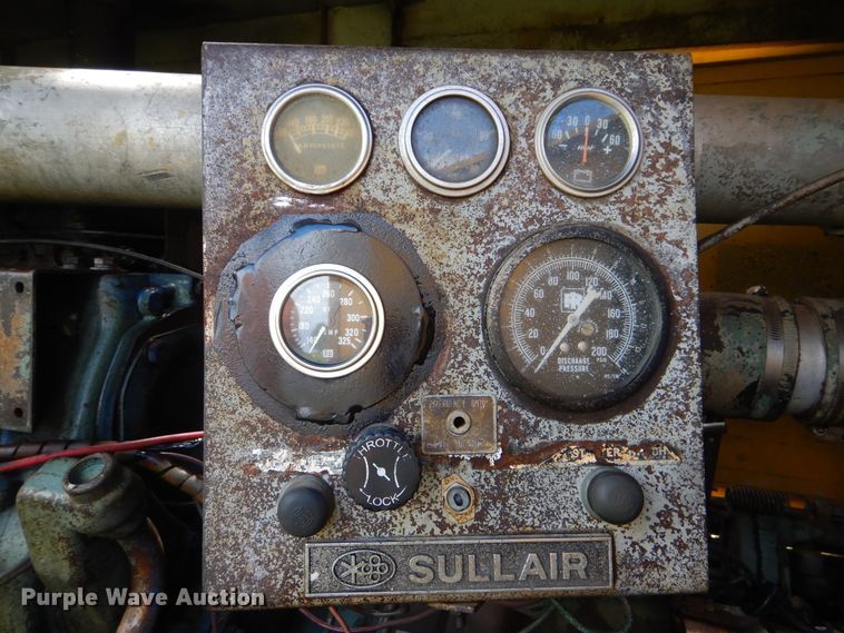 image for item HY9265 Sullair  air compressor