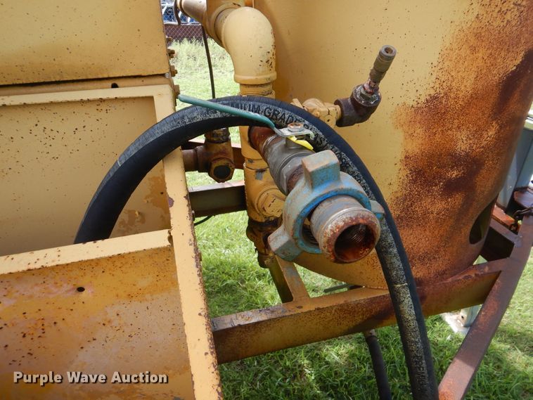 image for item HY9265 Sullair  air compressor