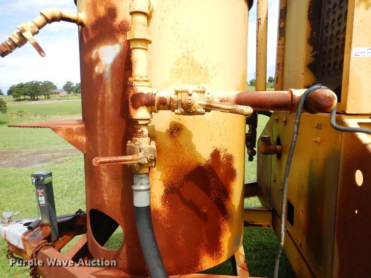 image for item HY9265 Sullair  air compressor