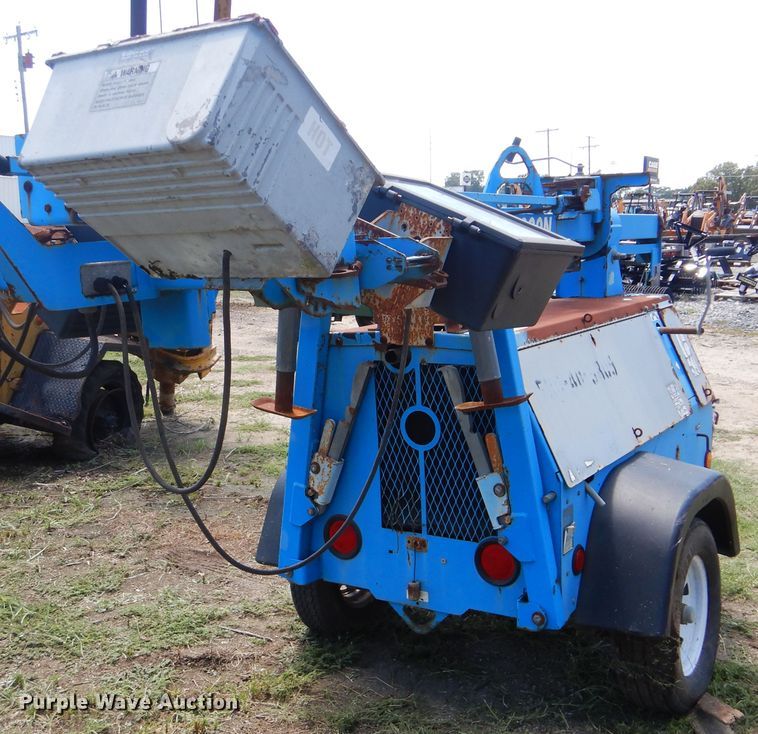 image for item HY9279 2005 Genie TML-4000N  light plant