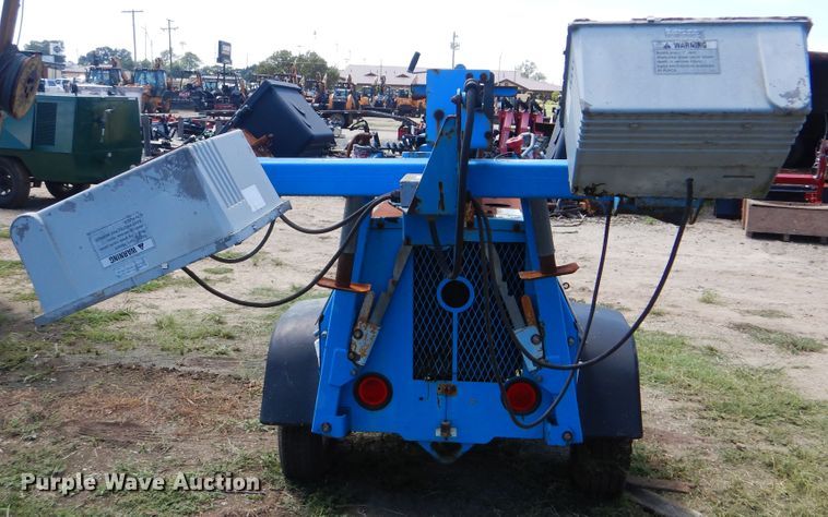 image for item HY9279 2005 Genie TML-4000N  light plant