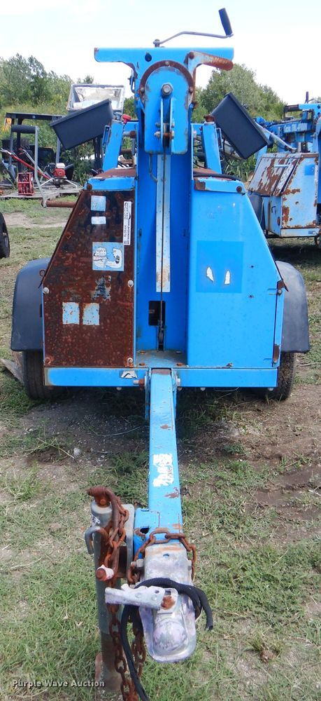 image for item HY9279 2005 Genie TML-4000N  light plant