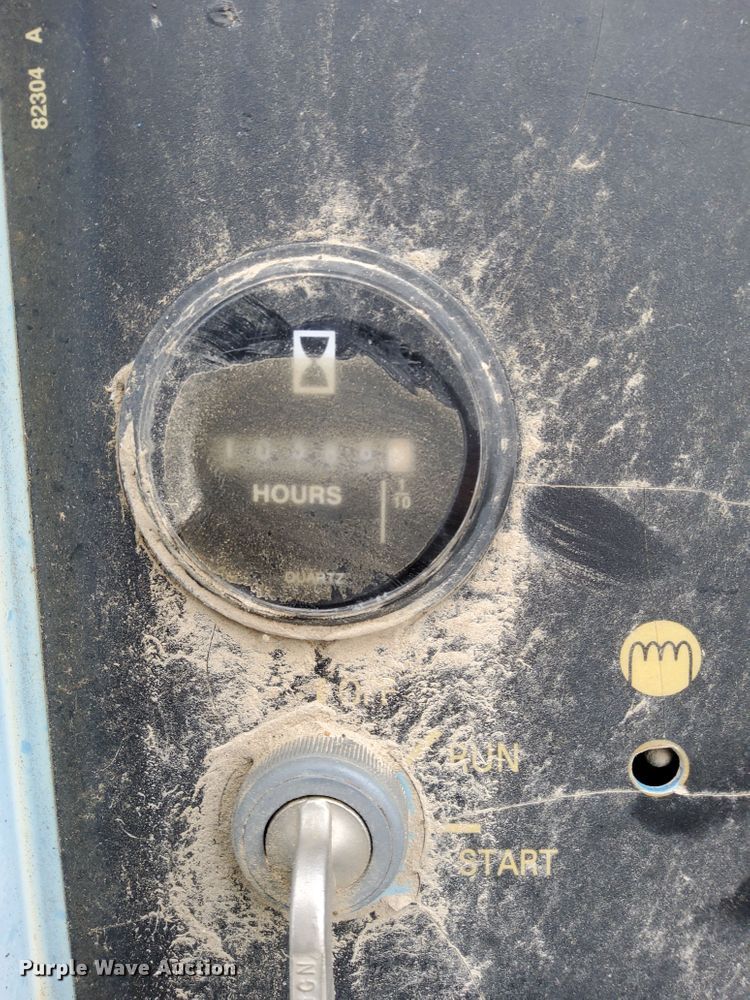 image for item HY9279 2005 Genie TML-4000N  light plant