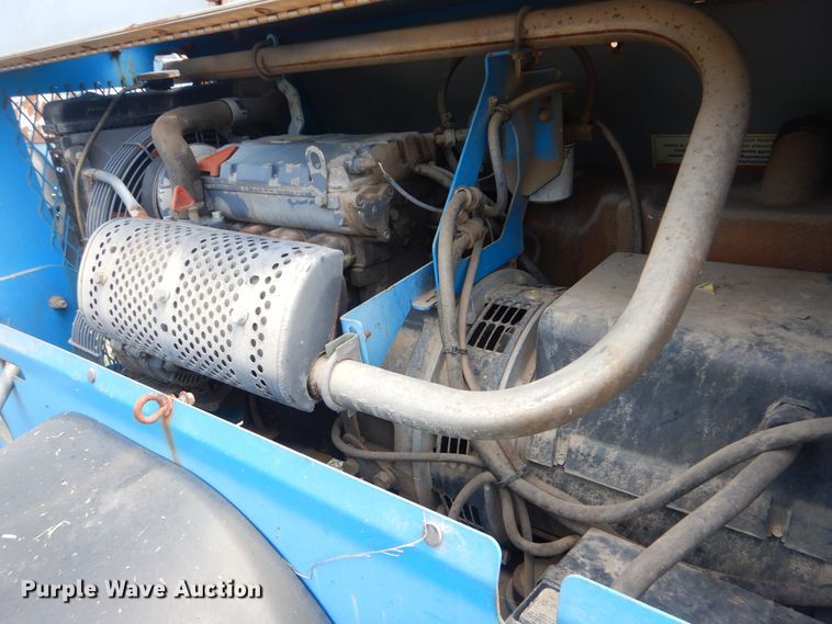 image for item HY9279 2005 Genie TML-4000N  light plant