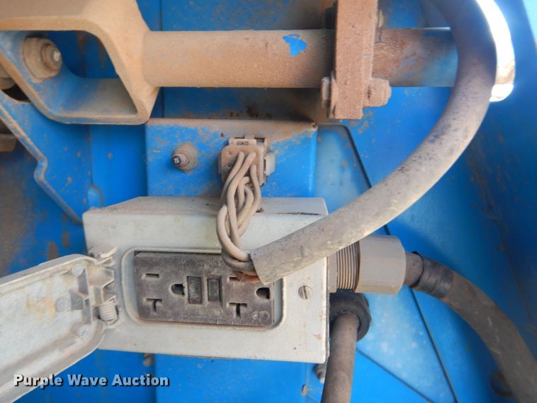 image for item HY9279 2005 Genie TML-4000N  light plant