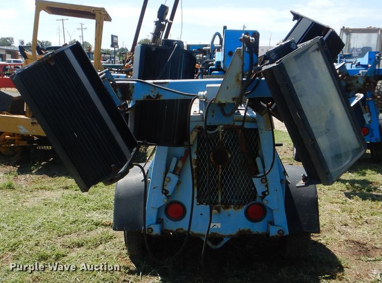 image for item HY9280 2006 Genie TML-4000N  light plant