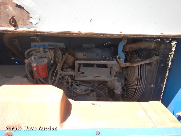 image for item HY9280 2006 Genie TML-4000N  light plant