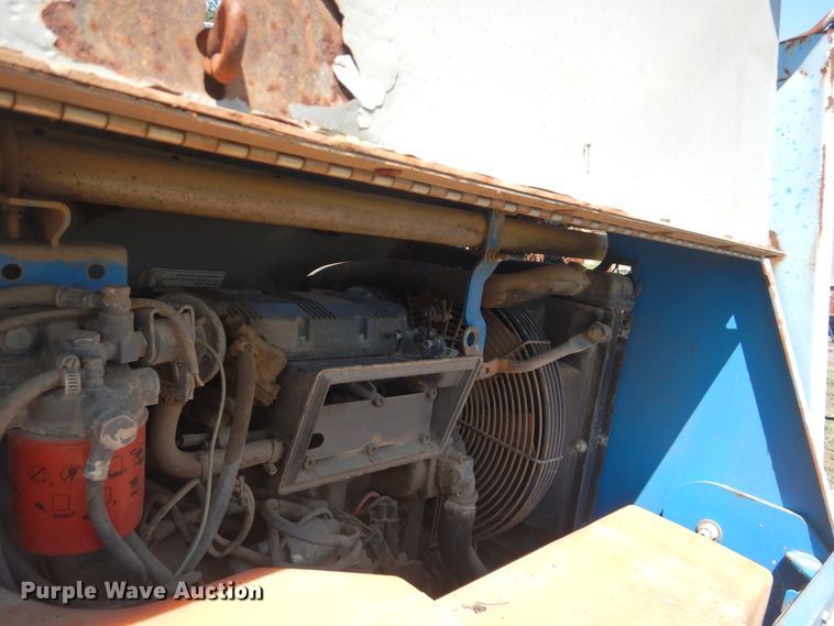 image for item HY9280 2006 Genie TML-4000N  light plant