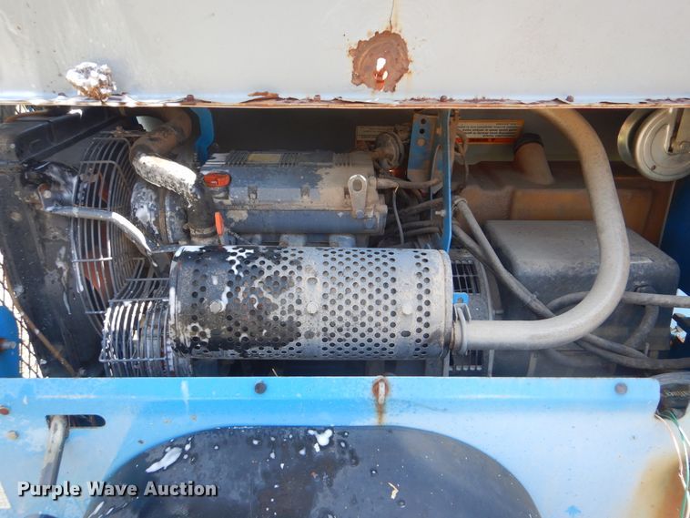 image for item HY9280 2006 Genie TML-4000N  light plant