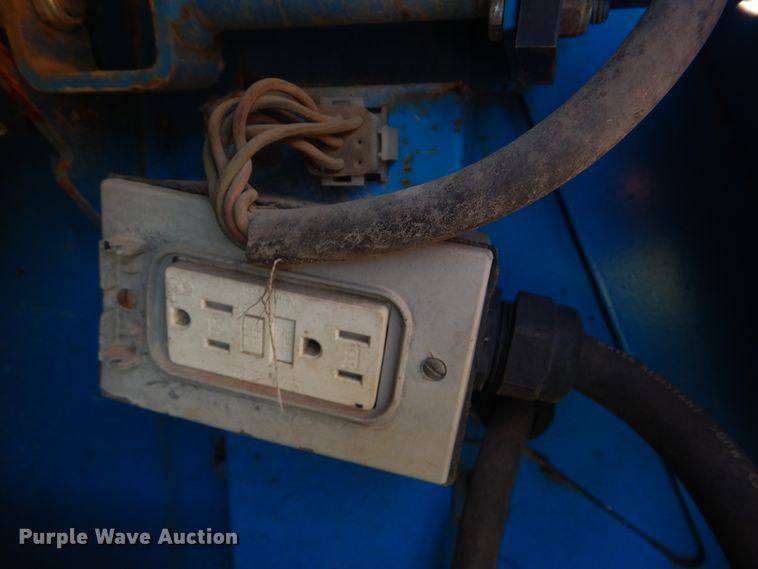 image for item HY9280 2006 Genie TML-4000N  light plant