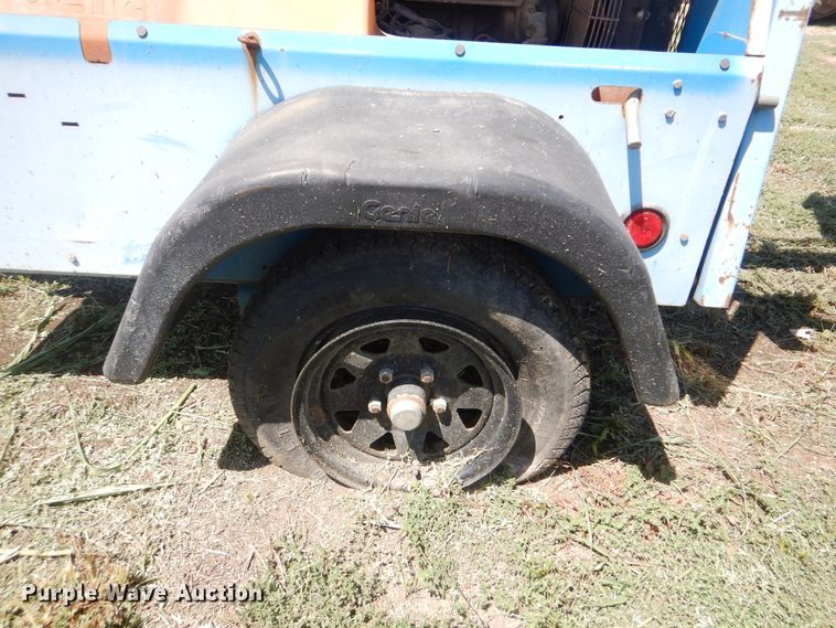 image for item HY9280 2006 Genie TML-4000N  light plant