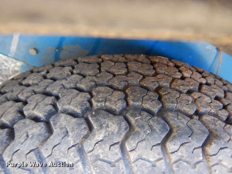 image for item HY9280 2006 Genie TML-4000N  light plant