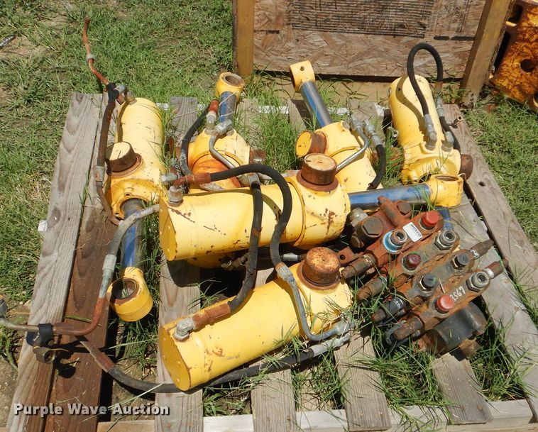 image for item HY9292 New Holland Parts