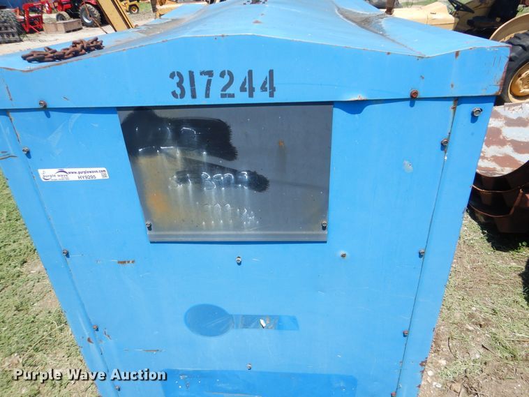 image for item HY9295 Miller eight panel welder