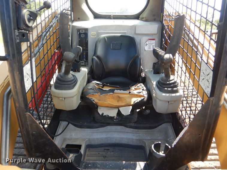 image for item HY9302 2008 Caterpillar 287C  tracked skid steer loader