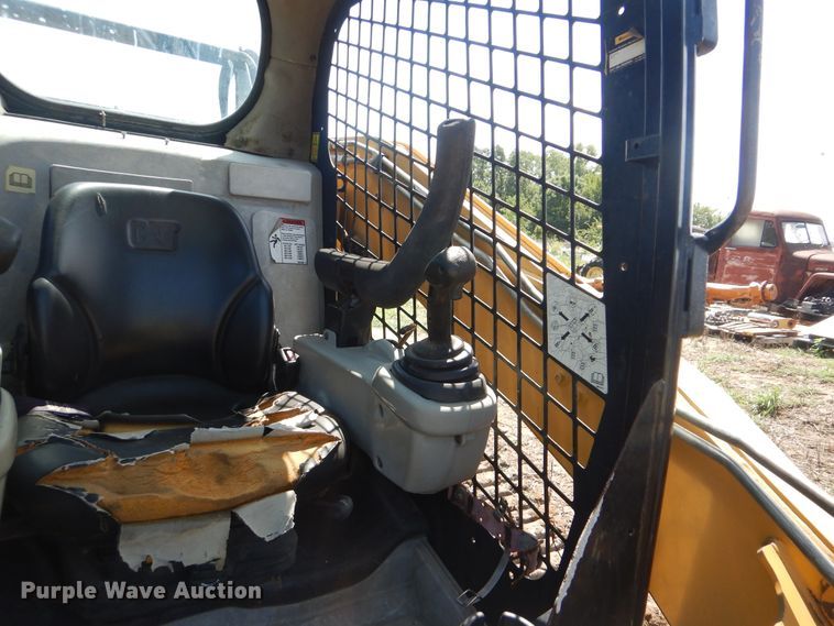 image for item HY9302 2008 Caterpillar 287C  tracked skid steer loader