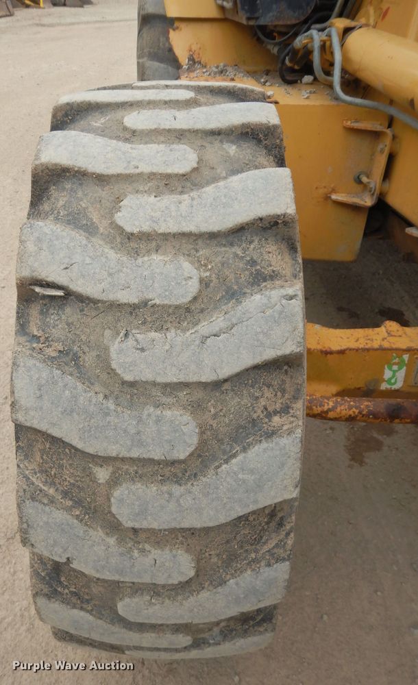 image for item HY9512 2003 Caterpillar 420D  backhoe