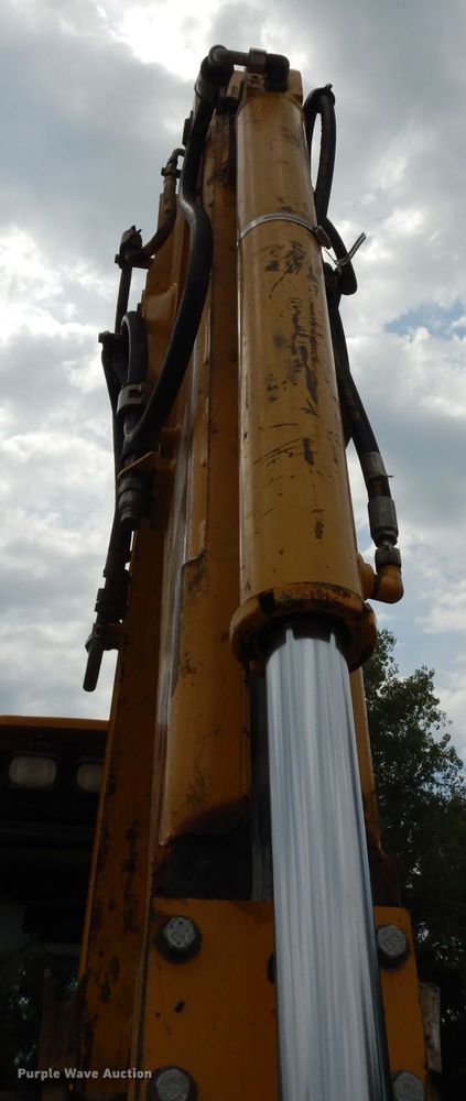 image for item HY9512 2003 Caterpillar 420D  backhoe