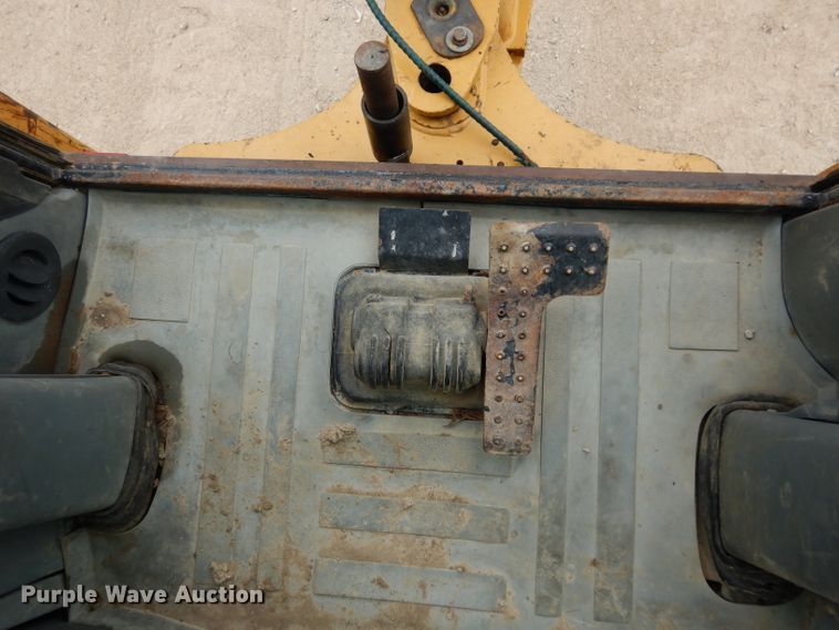 image for item HY9512 2003 Caterpillar 420D  backhoe