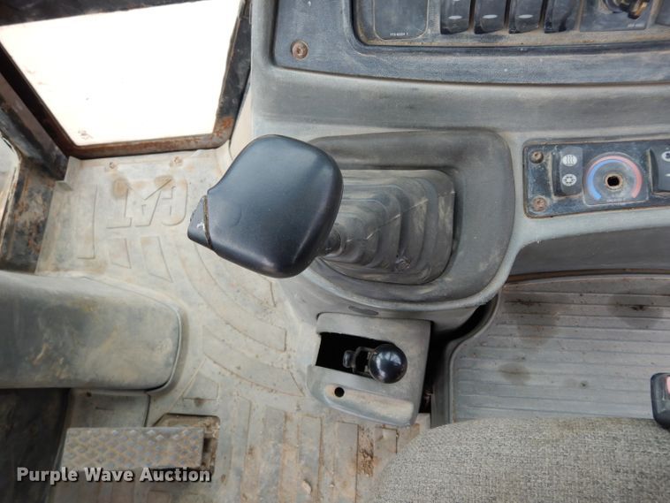 image for item HY9512 2003 Caterpillar 420D  backhoe