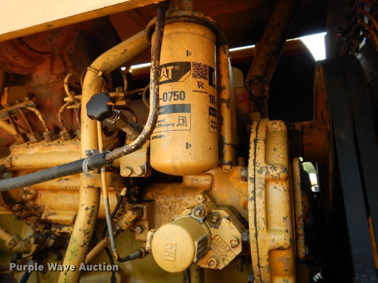 image for item HY9522 1973 Caterpillar 815  soil compactor