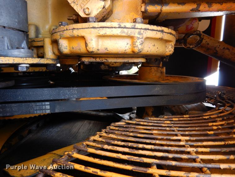 image for item HY9522 1973 Caterpillar 815  soil compactor