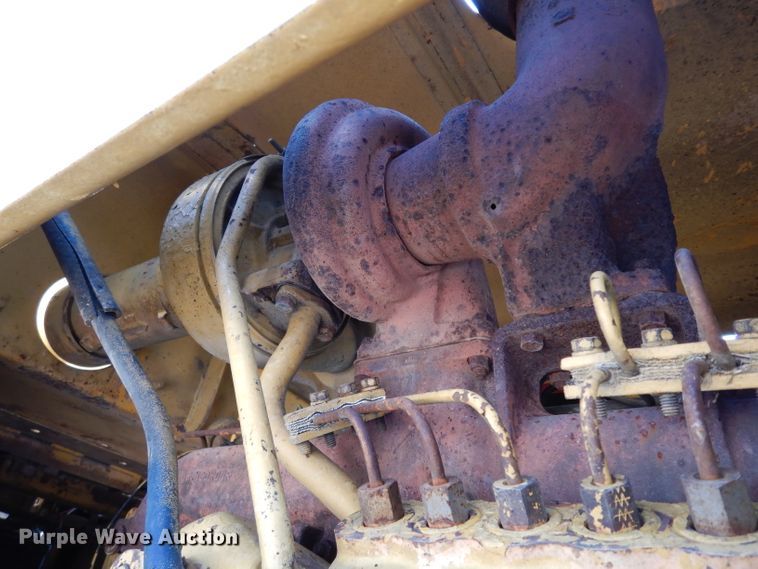 image for item HY9522 1973 Caterpillar 815  soil compactor