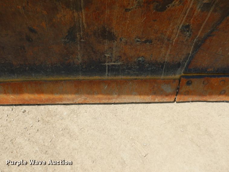 image for item HY9522 1973 Caterpillar 815  soil compactor