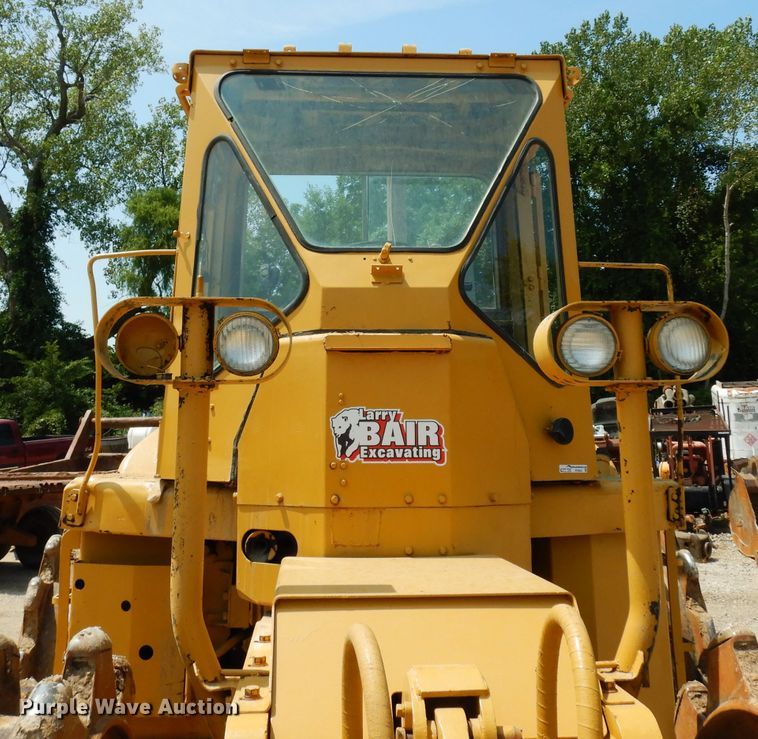 image for item HY9522 1973 Caterpillar 815  soil compactor