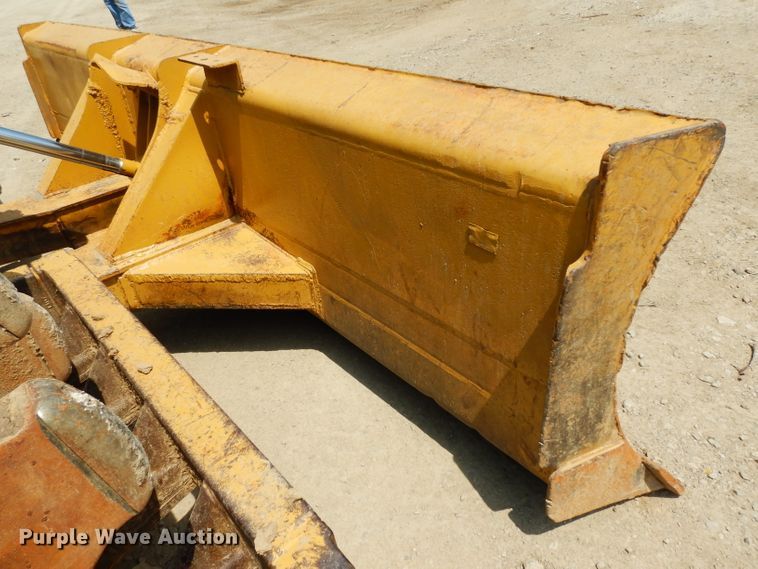 image for item HY9522 1973 Caterpillar 815  soil compactor