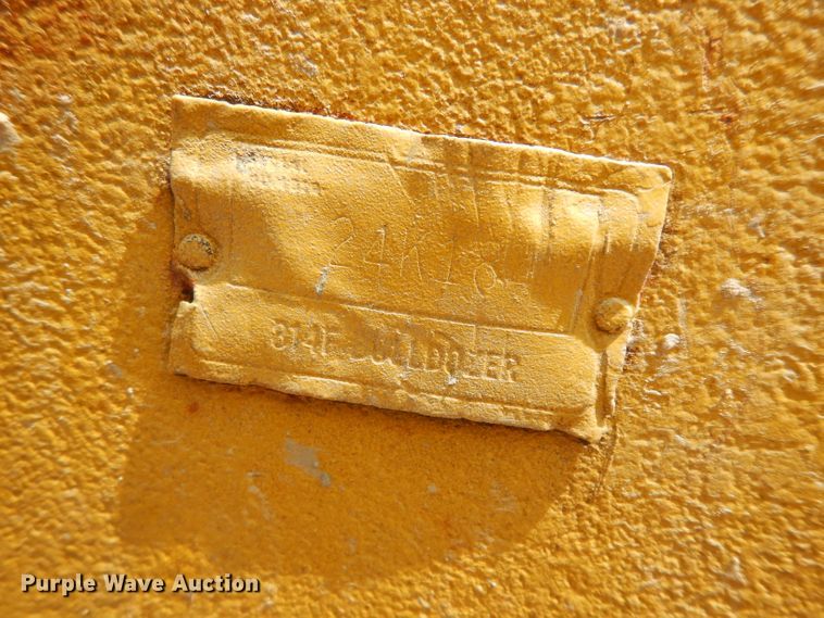 image for item HY9522 1973 Caterpillar 815  soil compactor