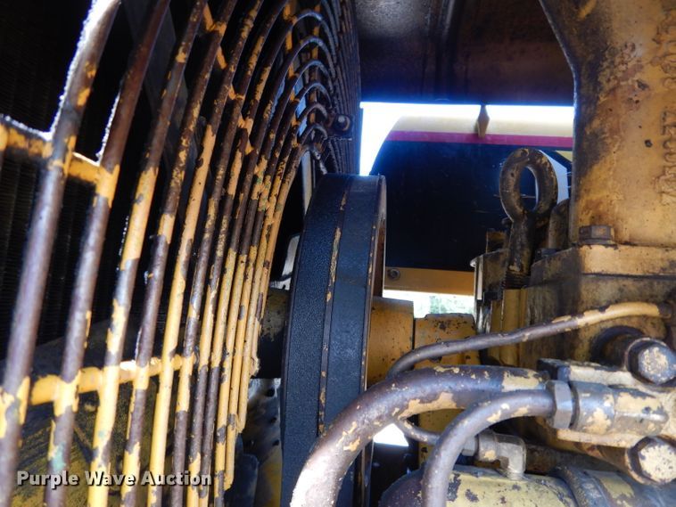 image for item HY9522 1973 Caterpillar 815  soil compactor