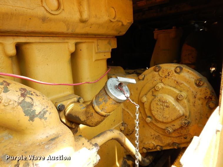 image for item HY9522 1973 Caterpillar 815  soil compactor